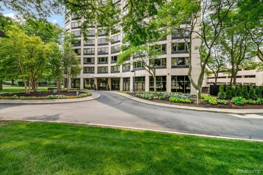 5000 Town Center #2606 Southfield City, MI 48075