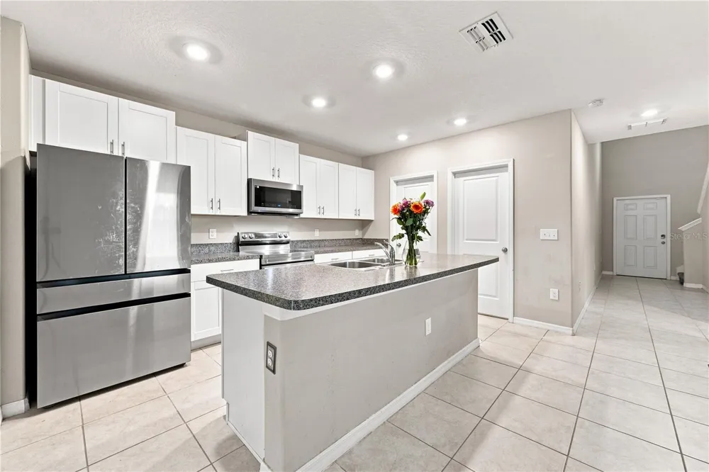 10202 HAPPY HEART AVENUE Riverview, FL 33578