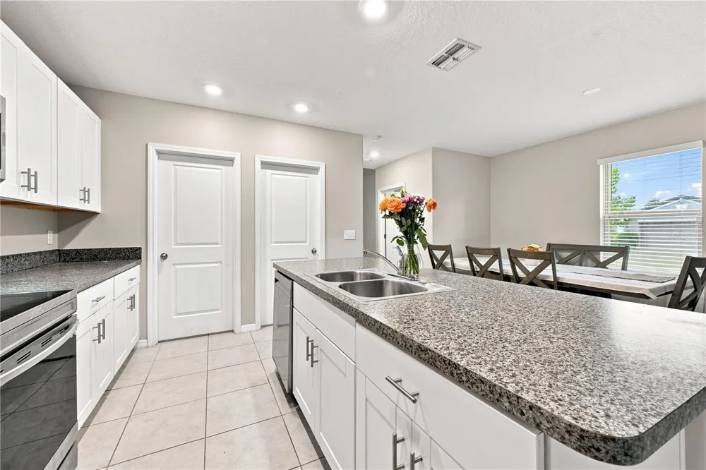 10202 HAPPY HEART AVENUE Riverview, FL 33578
