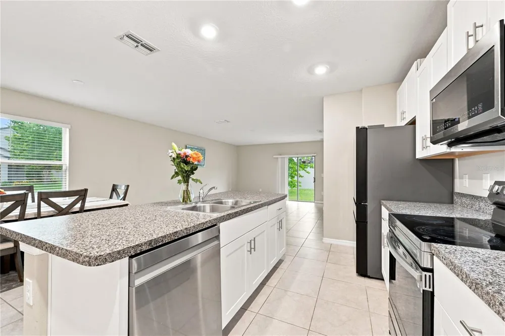10202 HAPPY HEART AVENUE Riverview, FL 33578