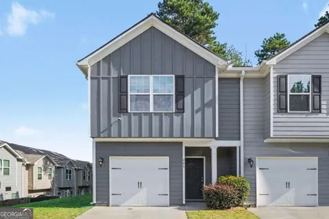 209 Highwood LN