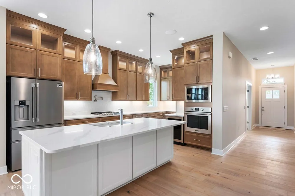 6047 Johnson Road Zionsville, IN 46077