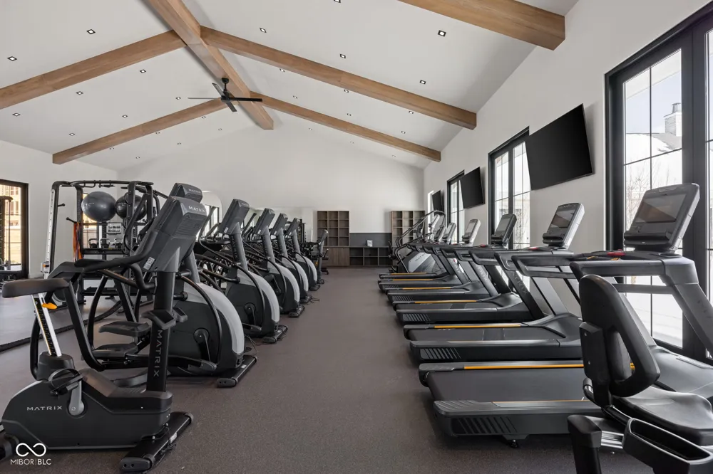 6047 Johnson Road Zionsville, IN 46077