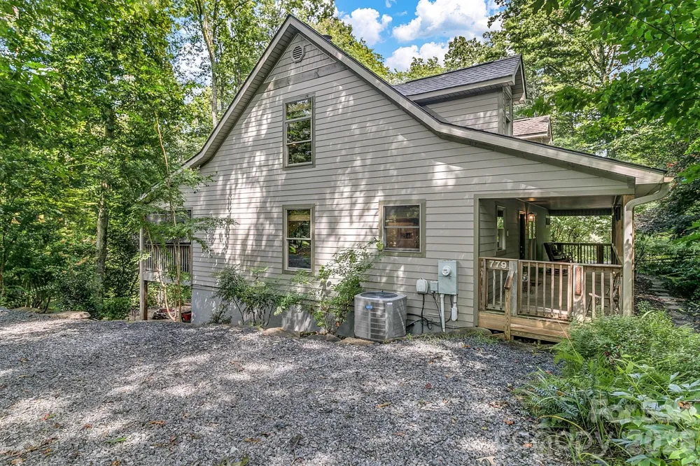 779 Thissa Way Brevard, NC 28712