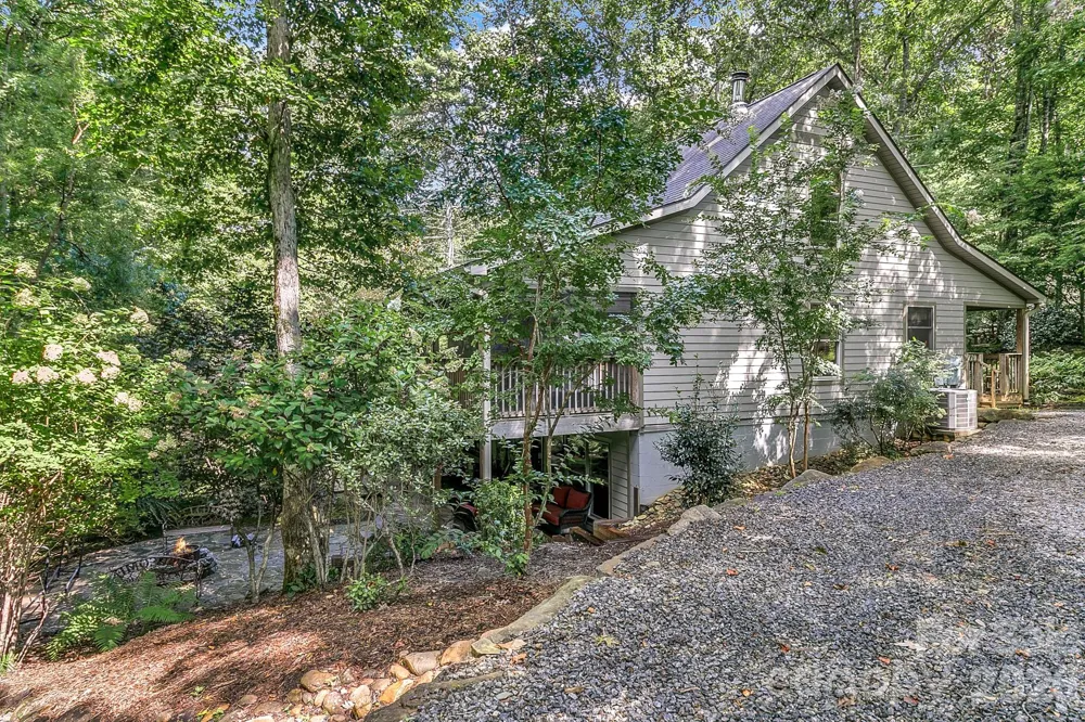 779 Thissa Way Brevard, NC 28712