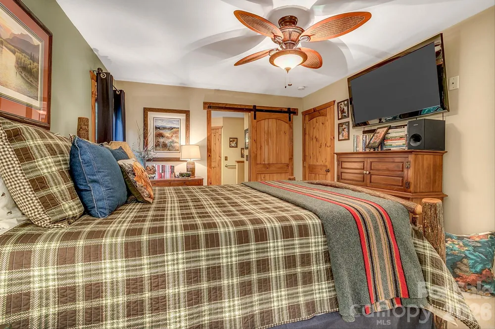 779 Thissa Way Brevard, NC 28712