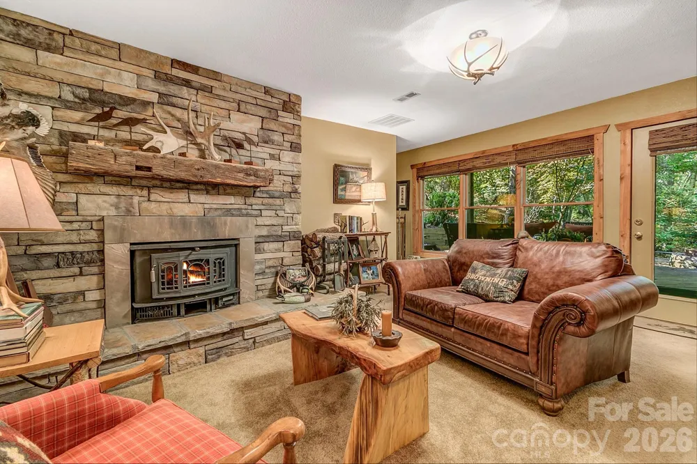 779 Thissa Way Brevard, NC 28712