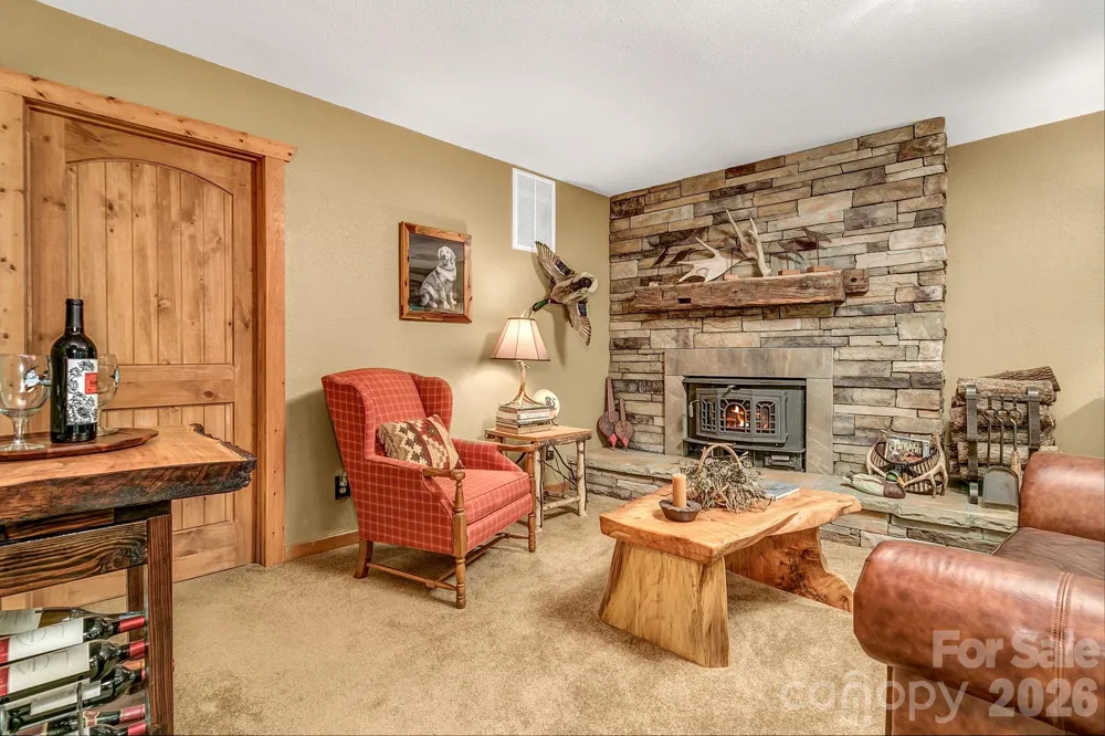 779 Thissa Way Brevard, NC 28712