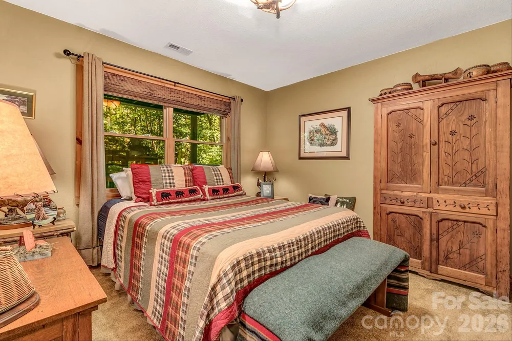 779 Thissa Way Brevard, NC 28712