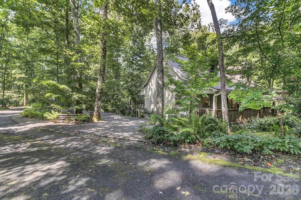 779 Thissa Way Brevard, NC 28712