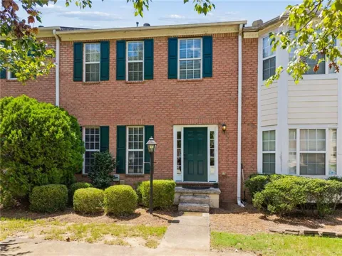 2076 Pinnacle Pointe Drive