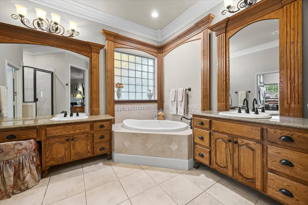 2 Maltese Circle Heath, TX 75032