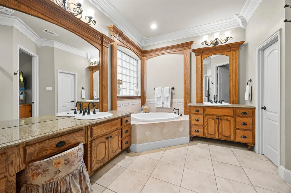 2 Maltese Circle Heath, TX 75032