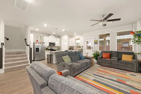 3104 Valley Peak Drive