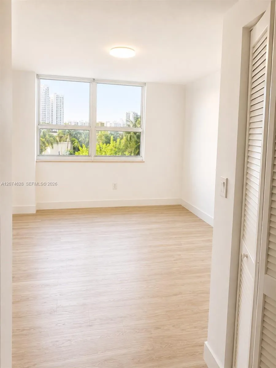 19501 W Country Club Dr #408 Aventura, FL 33180