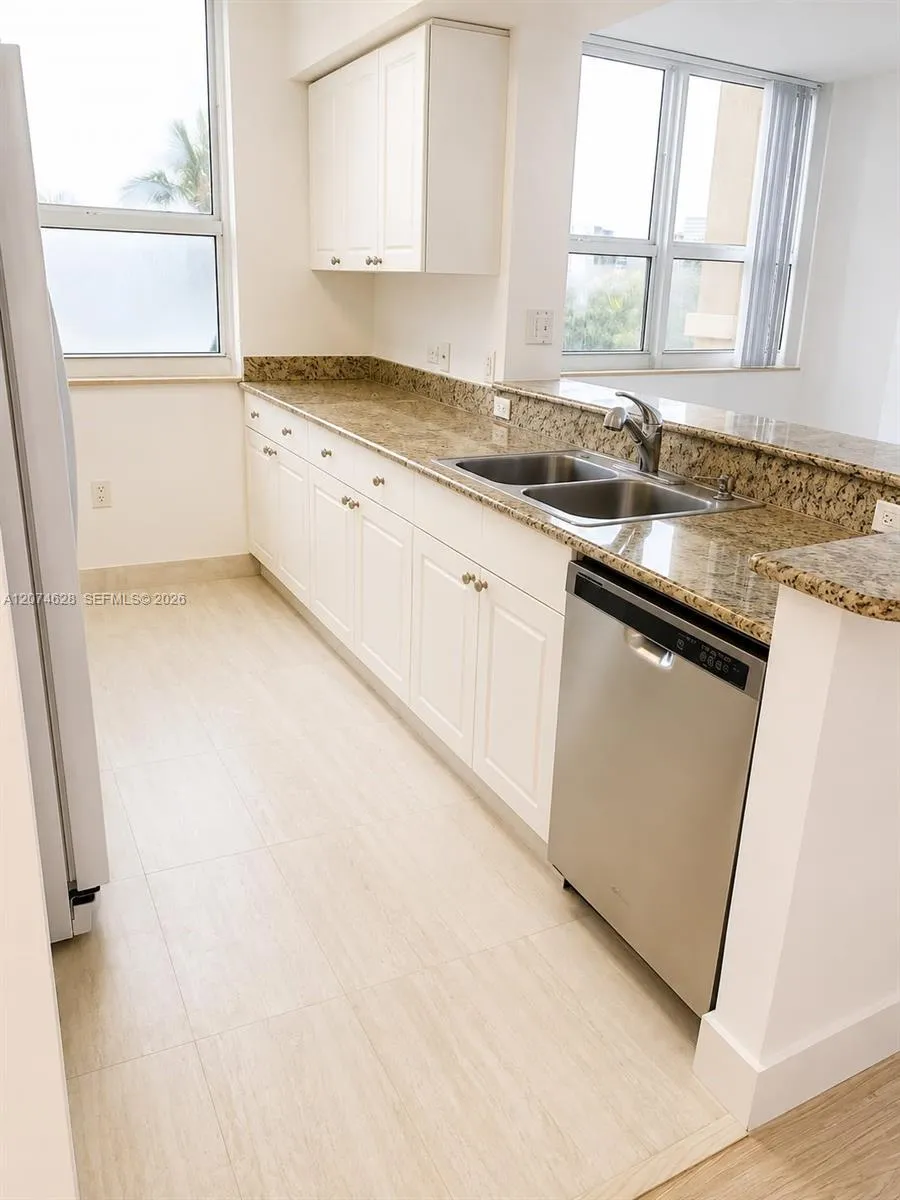 19501 W Country Club Dr #408 Aventura, FL 33180