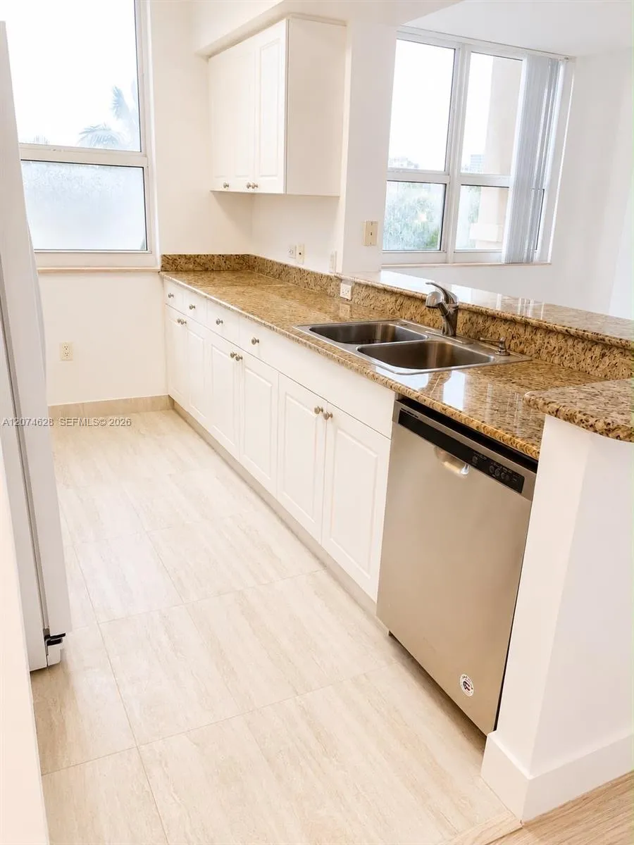 19501 W Country Club Dr #408 Aventura, FL 33180