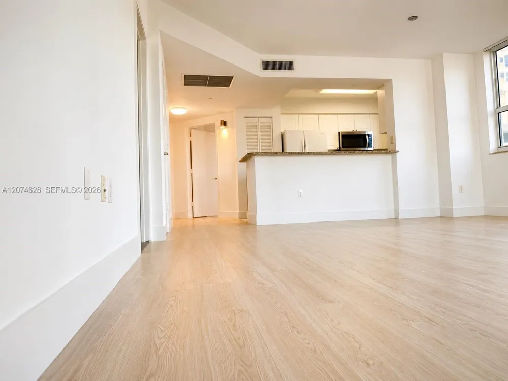 19501 W Country Club Dr #408 Aventura, FL 33180