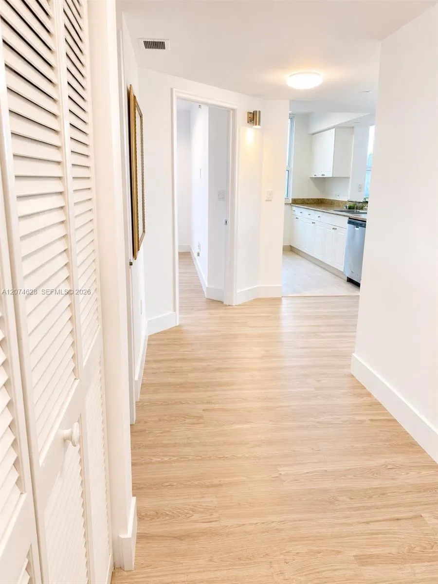 19501 W Country Club Dr #408 Aventura, FL 33180
