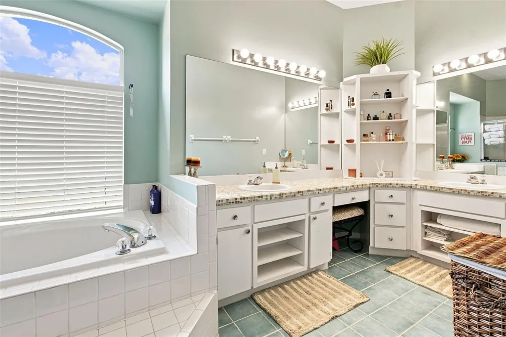 2244 GROVELAND DRIVE Lutz, FL 33549