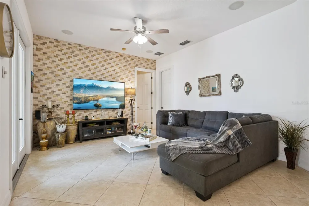 2027 RICKOVER PLACE Winter Garden, FL 34787