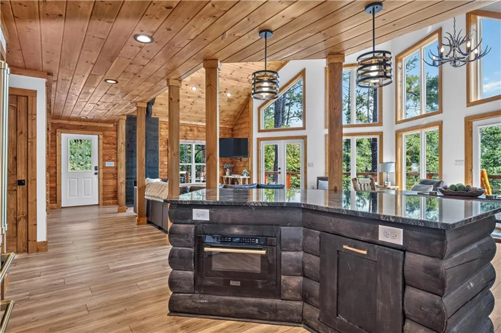 643 Woodstone Trail Ellijay, GA 30540