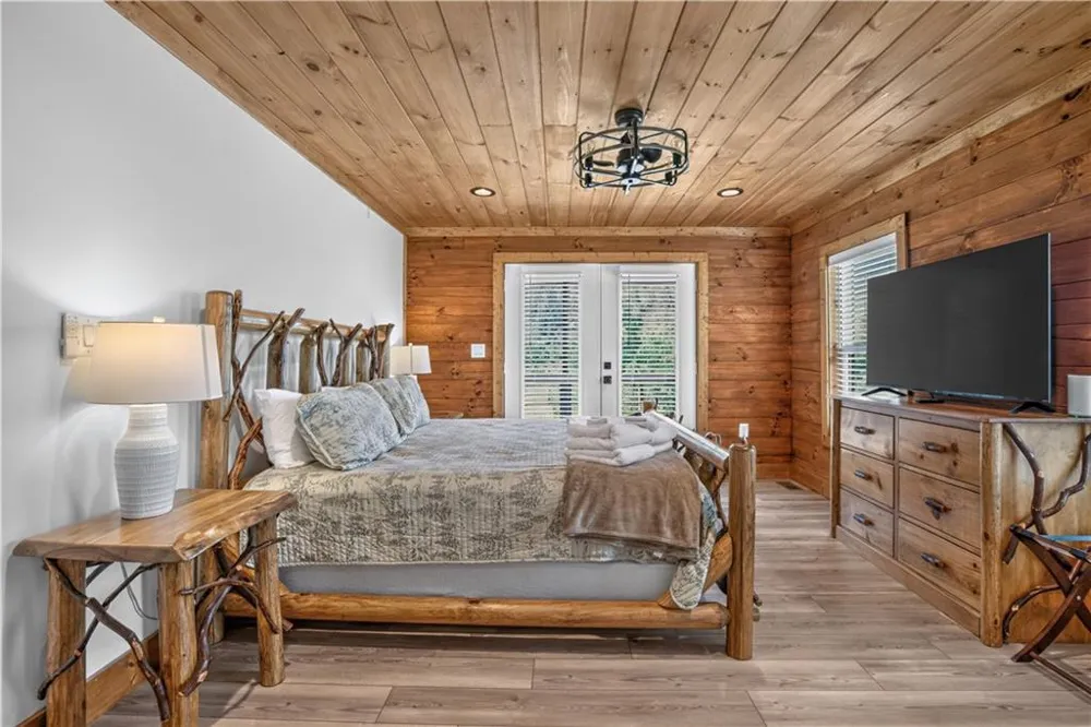 643 Woodstone Trail Ellijay, GA 30540