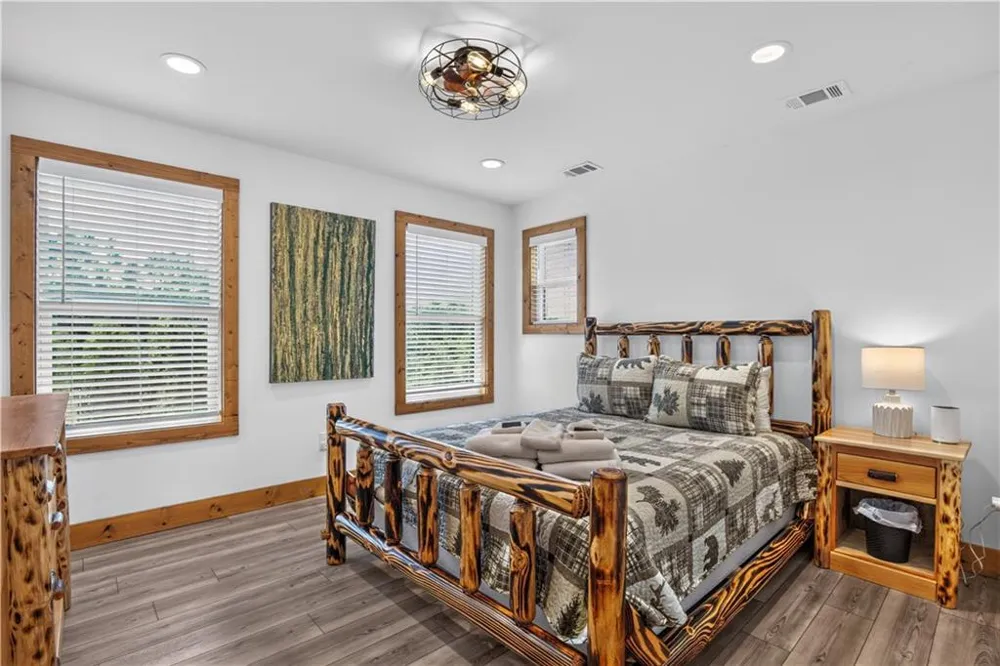 643 Woodstone Trail Ellijay, GA 30540