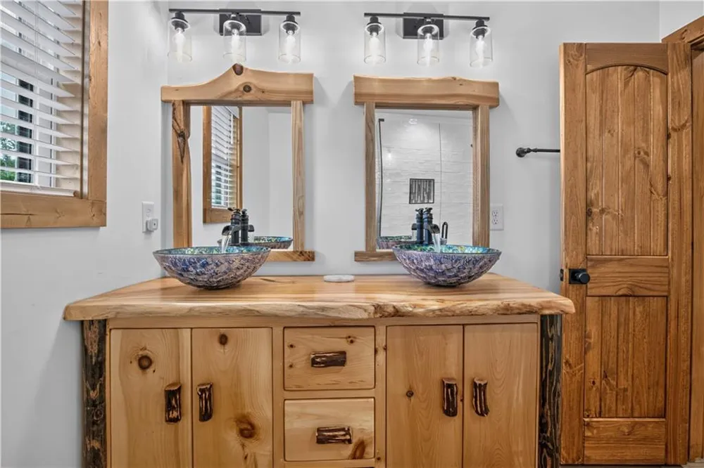 643 Woodstone Trail Ellijay, GA 30540