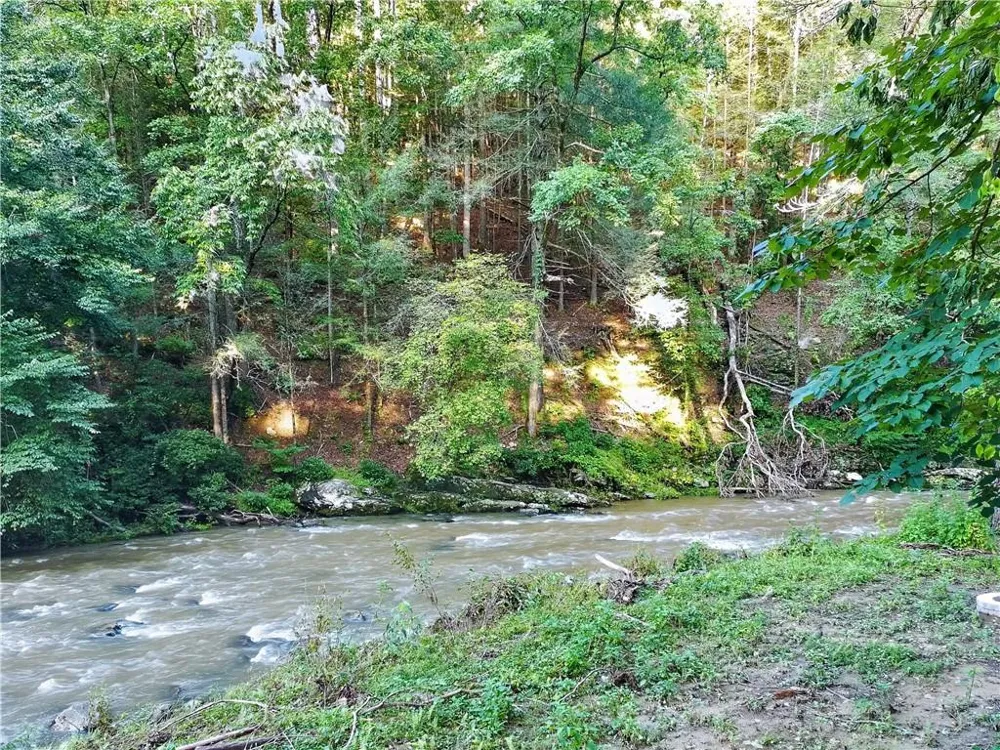 643 Woodstone Trail Ellijay, GA 30540