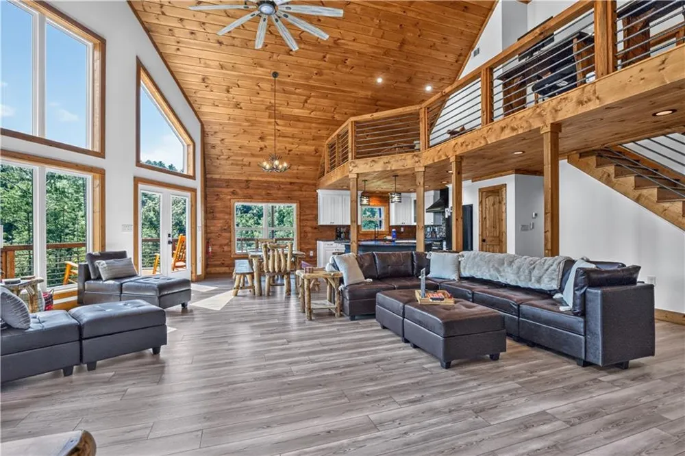 643 Woodstone Trail Ellijay, GA 30540