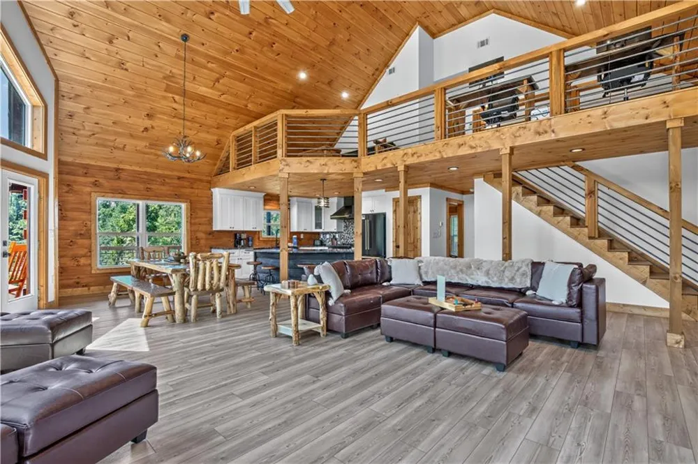 643 Woodstone Trail Ellijay, GA 30540