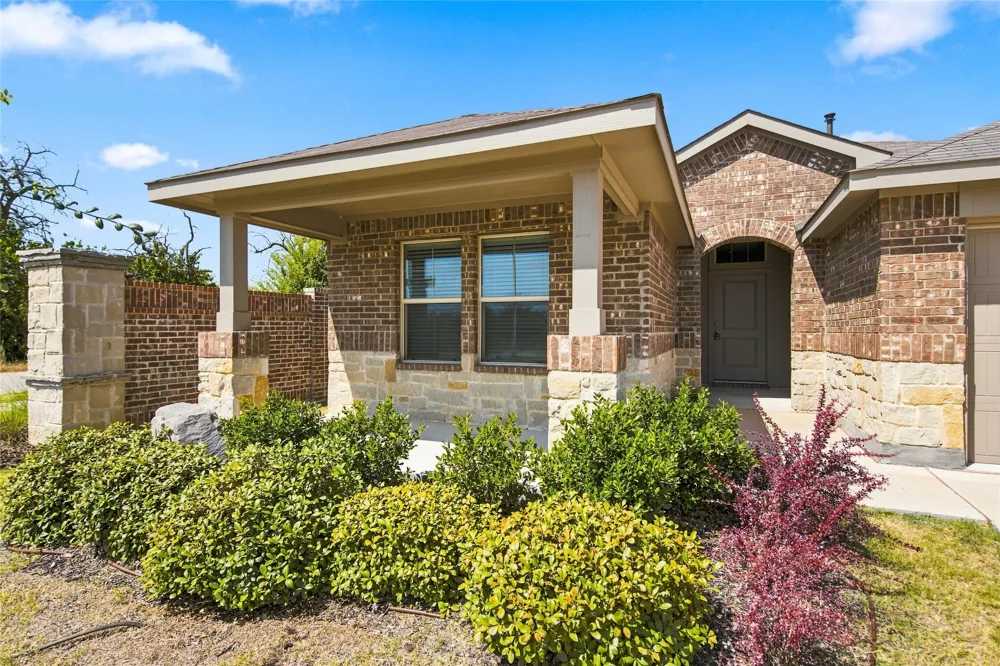 5912 Piedrosa Court Denton, TX 76226