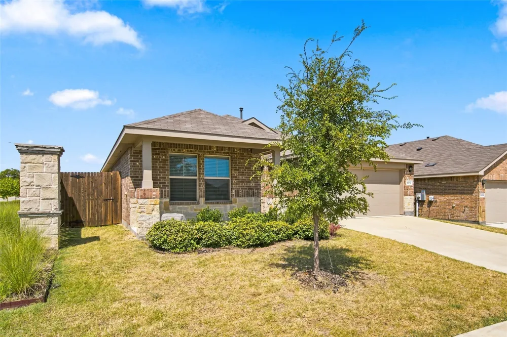 5912 Piedrosa Court Denton, TX 76226