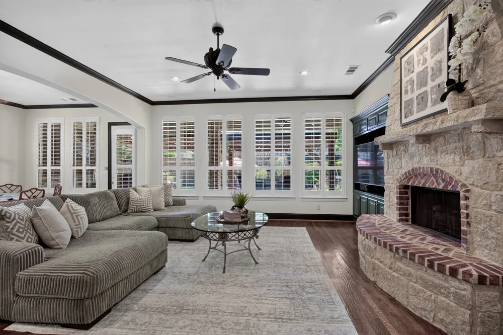 9114 Parson Drive Lantana, TX 76226