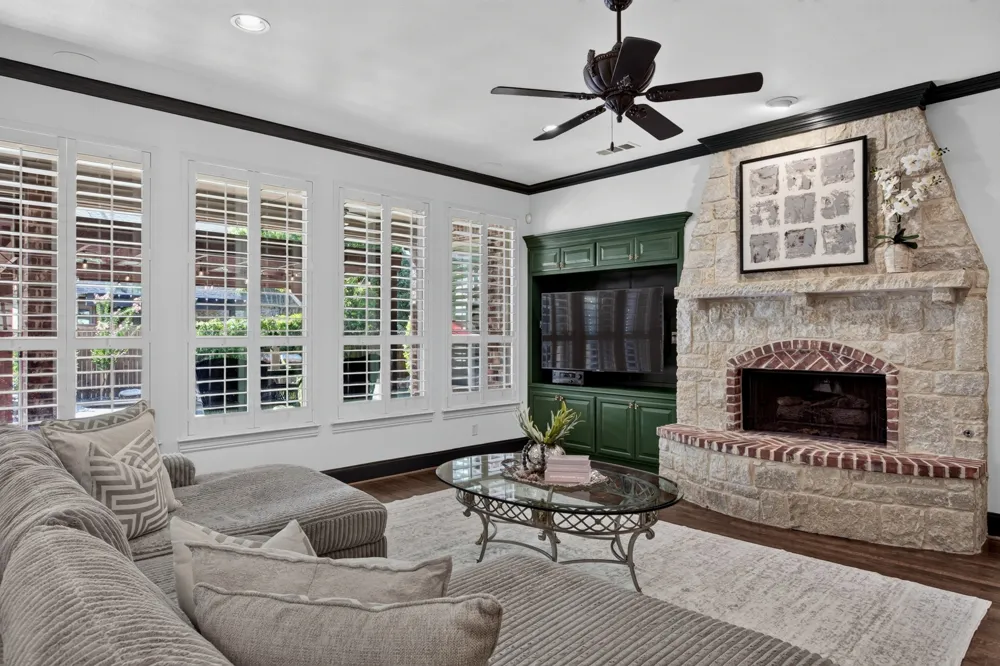 9114 Parson Drive Lantana, TX 76226
