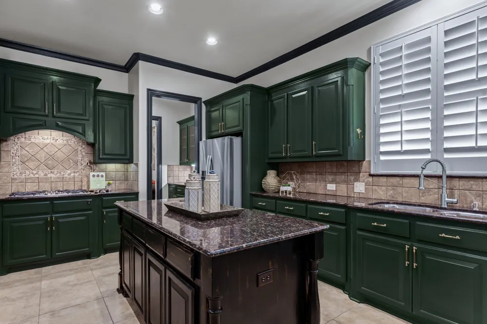 9114 Parson Drive Lantana, TX 76226