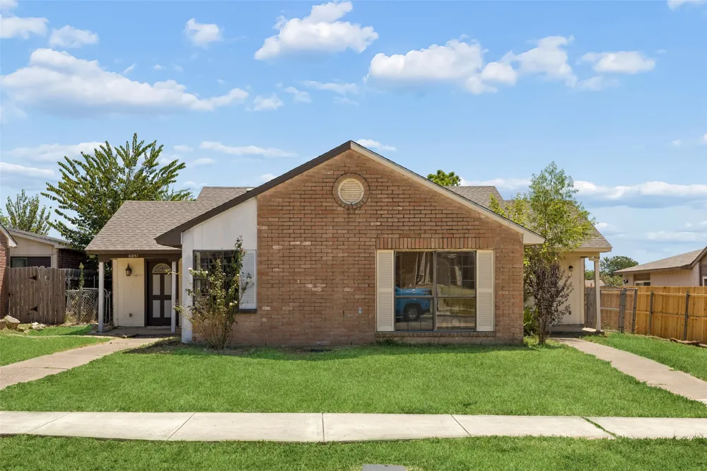 6051 Dooley Drive The Colony, TX 75056