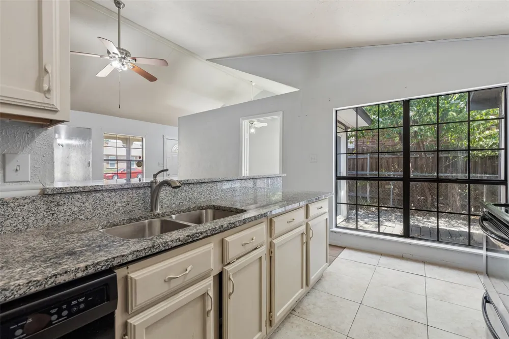 6051 Dooley Drive The Colony, TX 75056