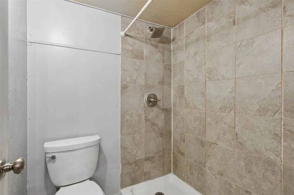 6051 Dooley Drive The Colony, TX 75056