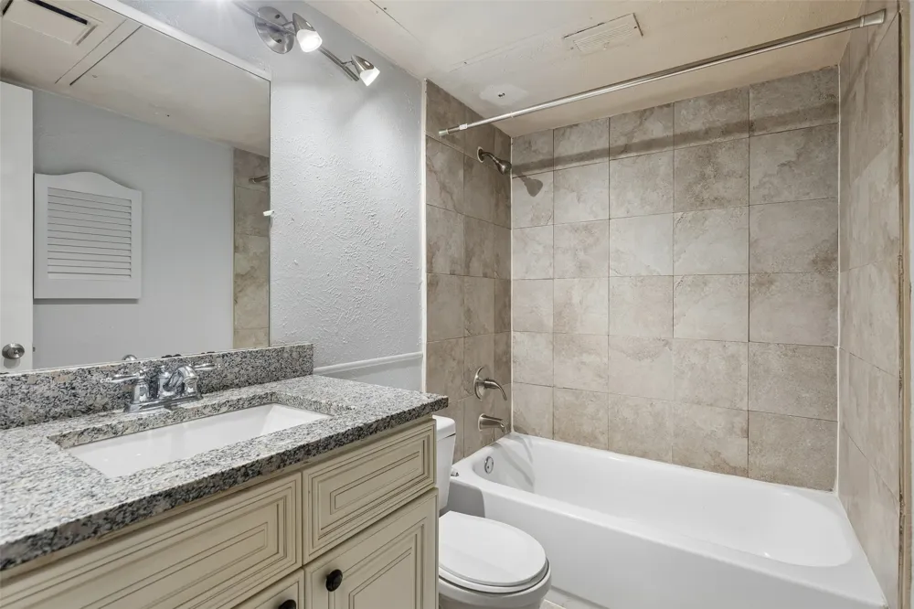 6051 Dooley Drive The Colony, TX 75056