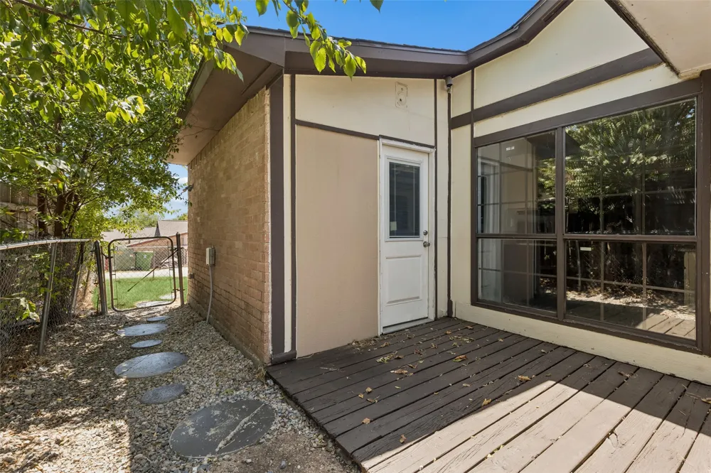 6051 Dooley Drive The Colony, TX 75056