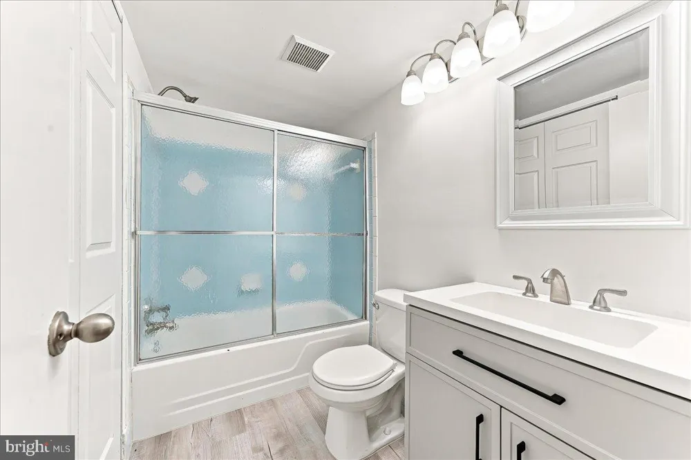 5200 HILLTOP DRIVE #B-22 Brookhaven, PA 19015