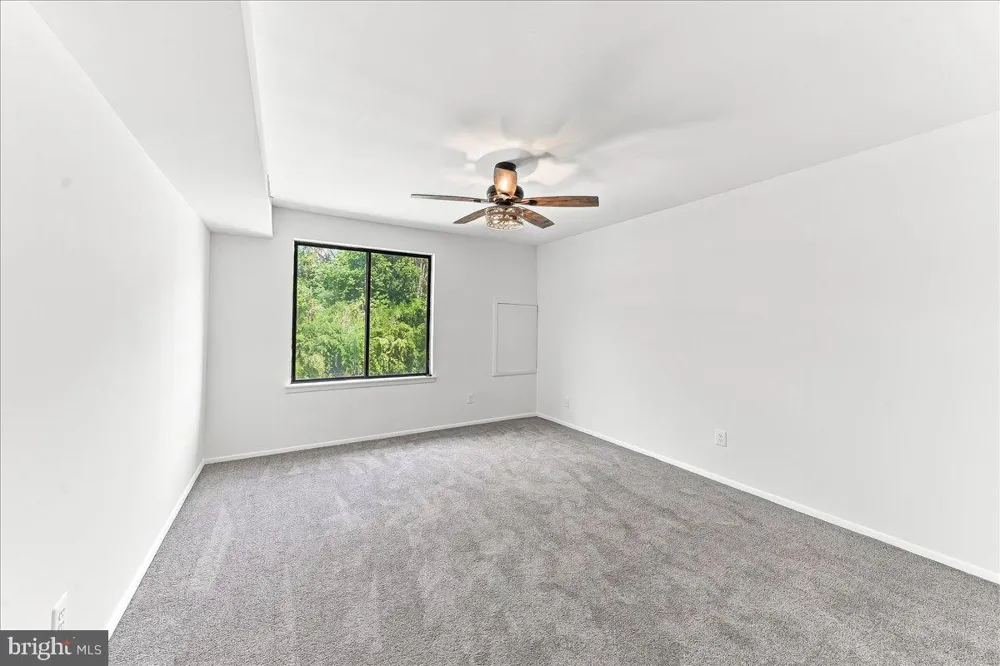 5200 HILLTOP DRIVE #B-22 Brookhaven, PA 19015