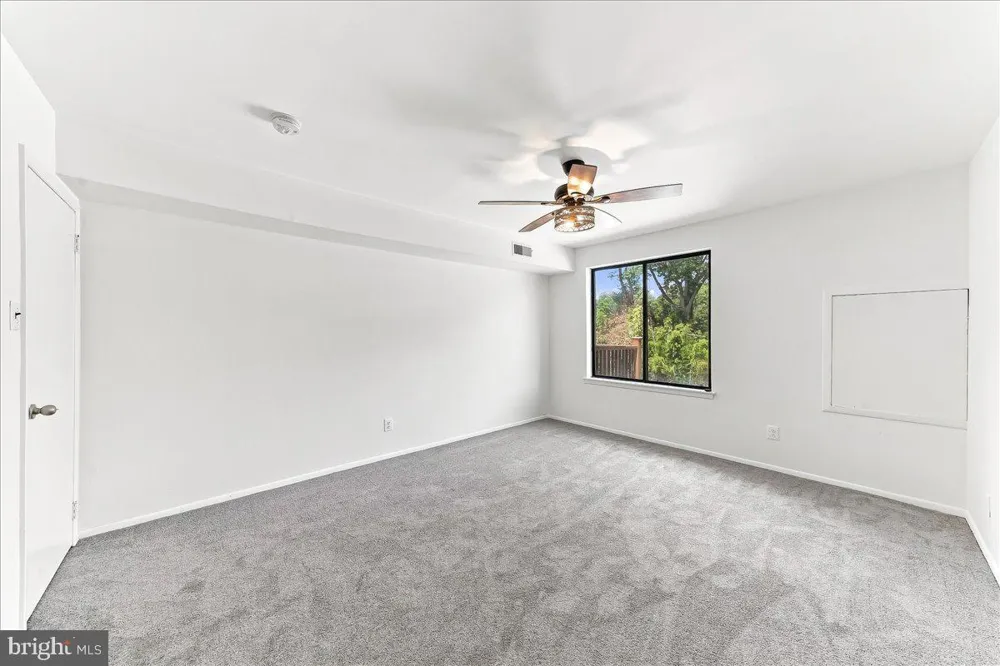 5200 HILLTOP DRIVE #B-22 Brookhaven, PA 19015