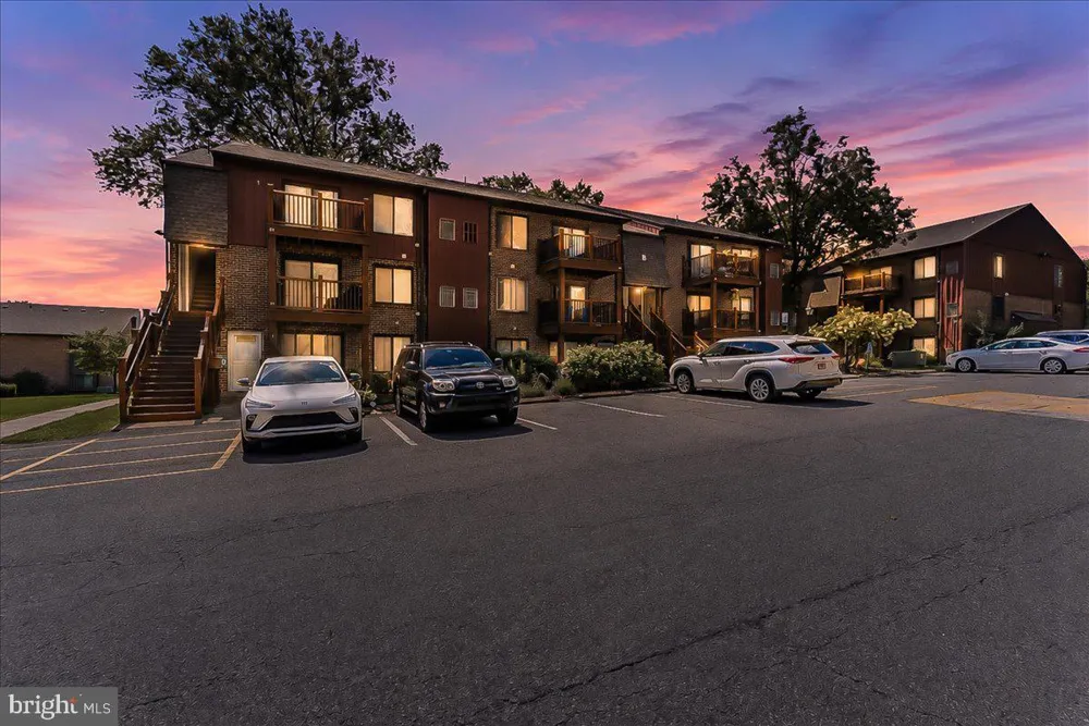 5200 HILLTOP DRIVE #B-22 Brookhaven, PA 19015
