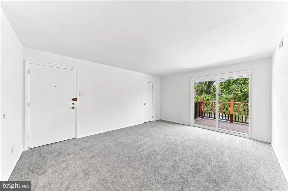 5200 HILLTOP DRIVE #B-22 Brookhaven, PA 19015