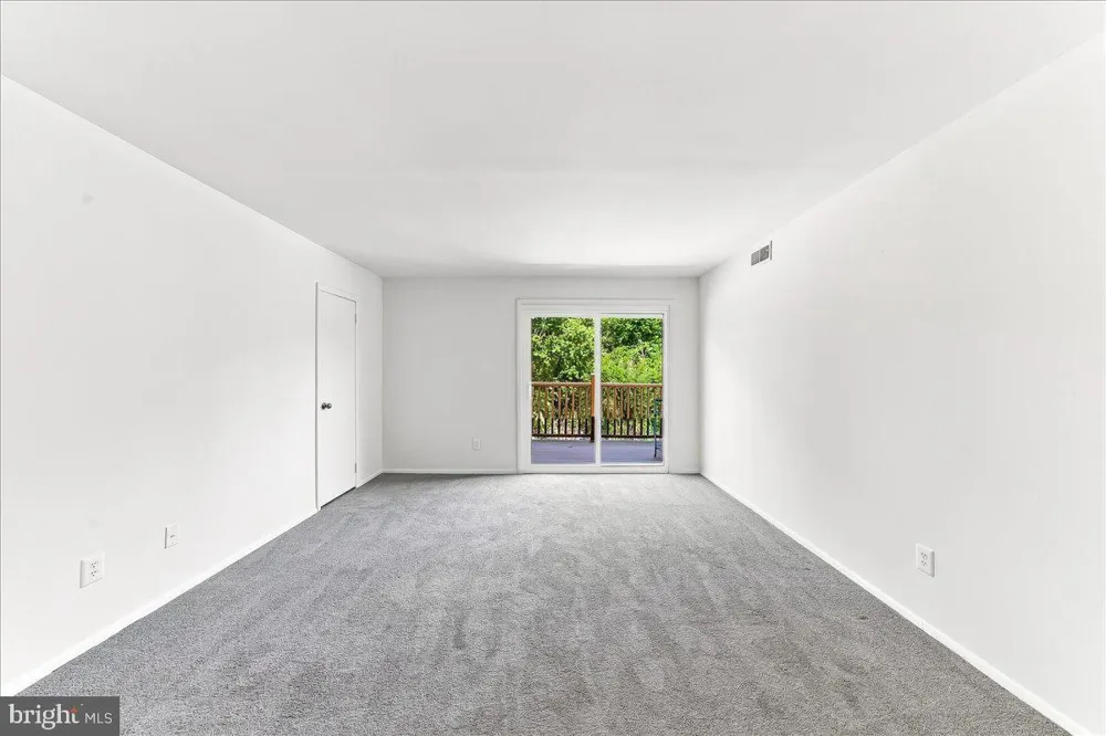 5200 HILLTOP DRIVE #B-22 Brookhaven, PA 19015