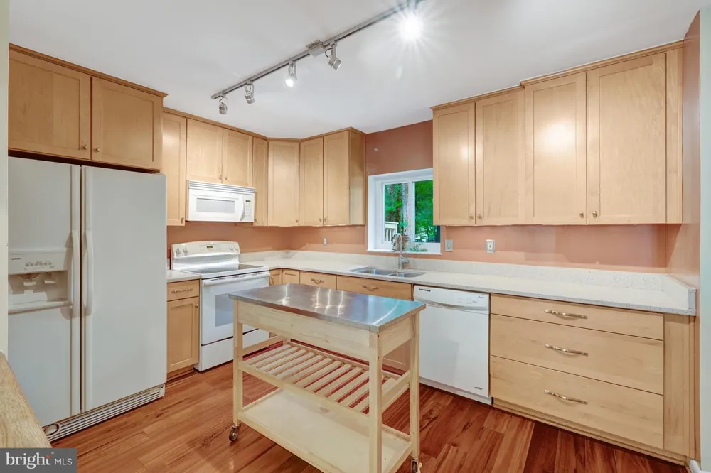 1591 INLET COURT Reston, VA 20190