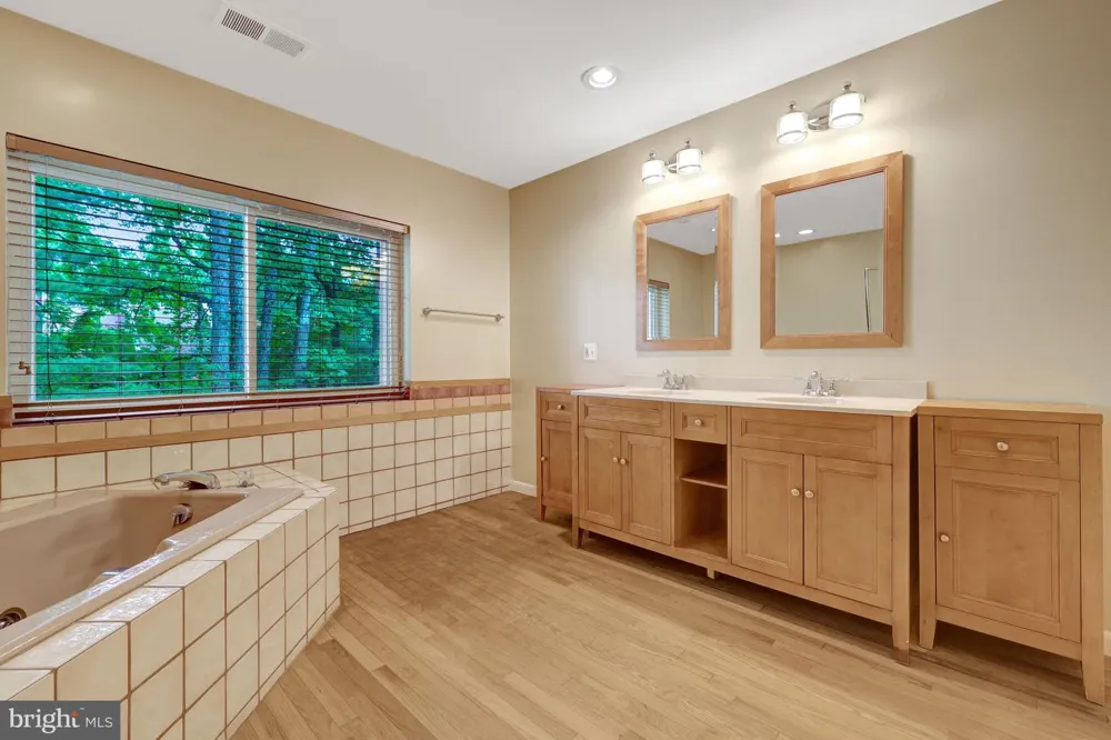 1591 INLET COURT Reston, VA 20190